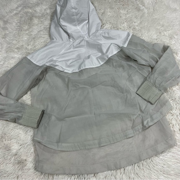 Women’s Nike Tech liberty windrunner 886268-100 jacket XS - Picture 5 of 16